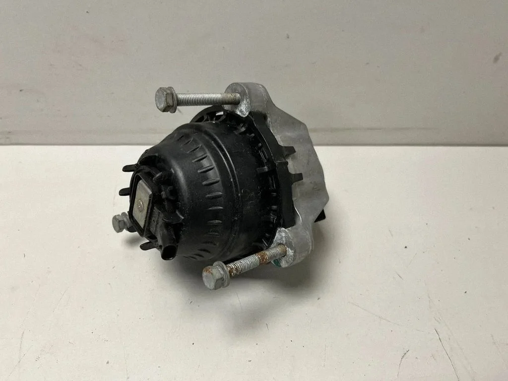 Engine mount bracket 9846461