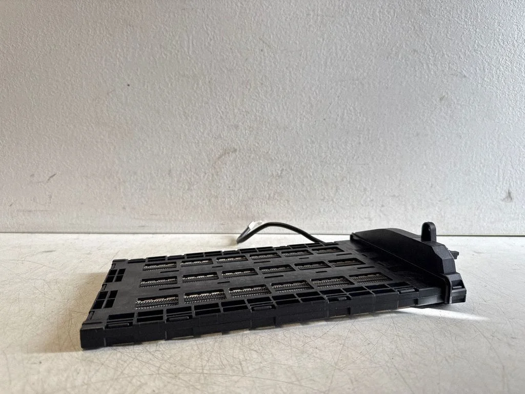 Elektriline salongi küttekeha radiaator 9230657