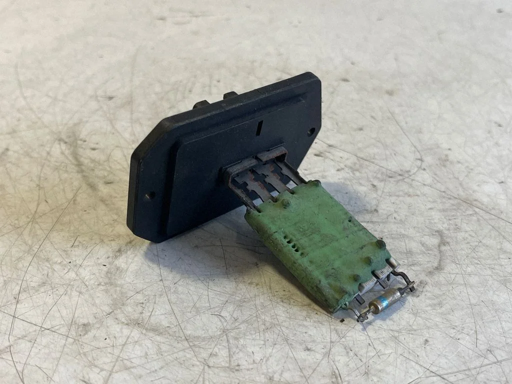 Heater blower motor/fan resistor