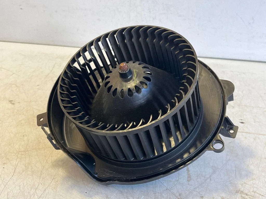 Heater fan/blower 5WC819015