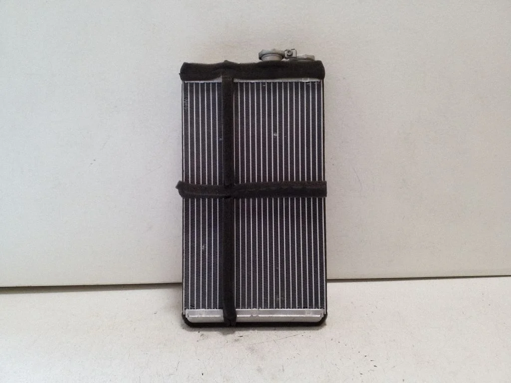 Salongi küttekeha radiaator DE646001 – Audi Q7 4M (2015-)