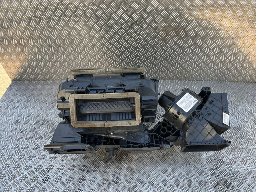 Interior heater climate box assembly housing 6806551