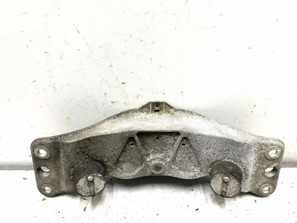 Gearbox mounting bracket – BMW 7 Series E65 E66 (2001-2008)