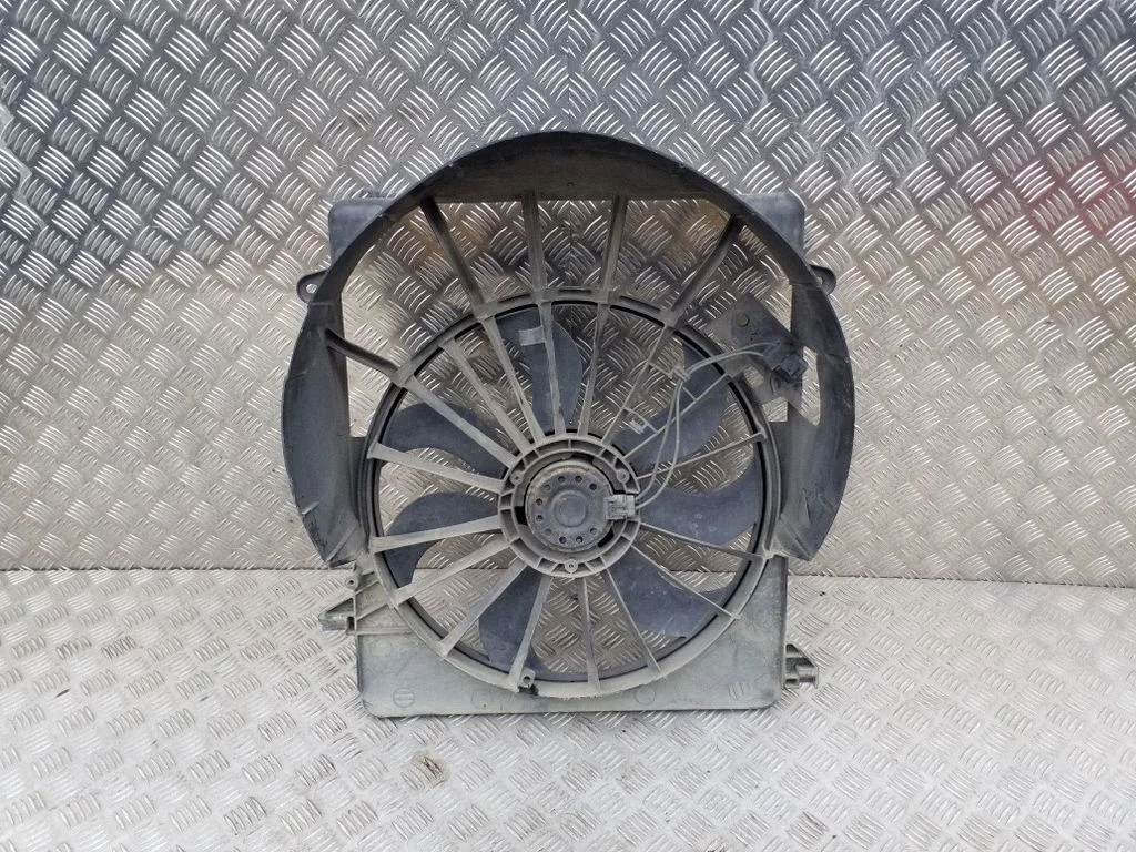 Radiator cooling fan shroud 68003968AB