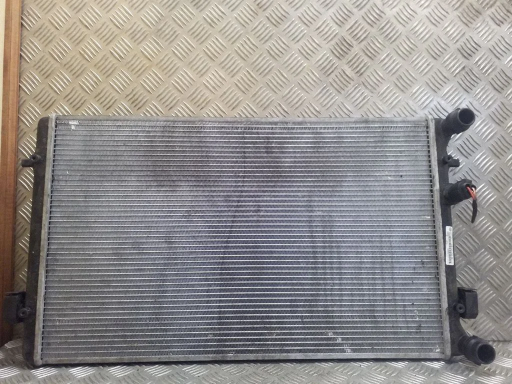 Coolant radiator – Volkswagen Golf IV (1998-2005)