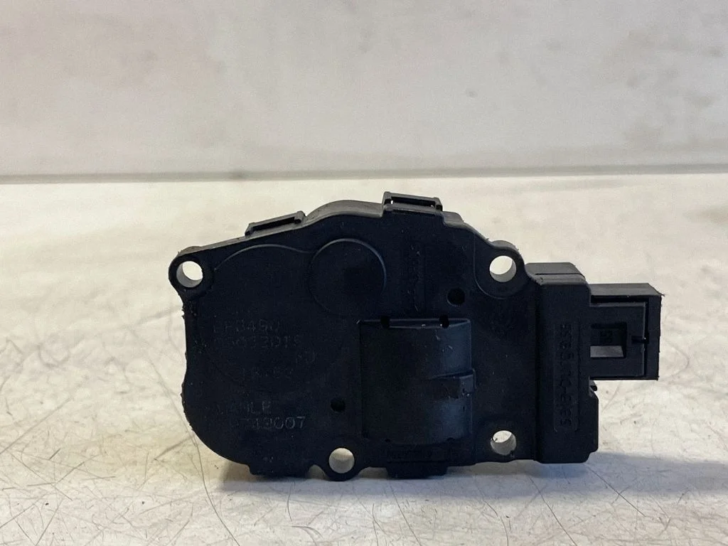 Silniczek klapki nawiewu EFB490