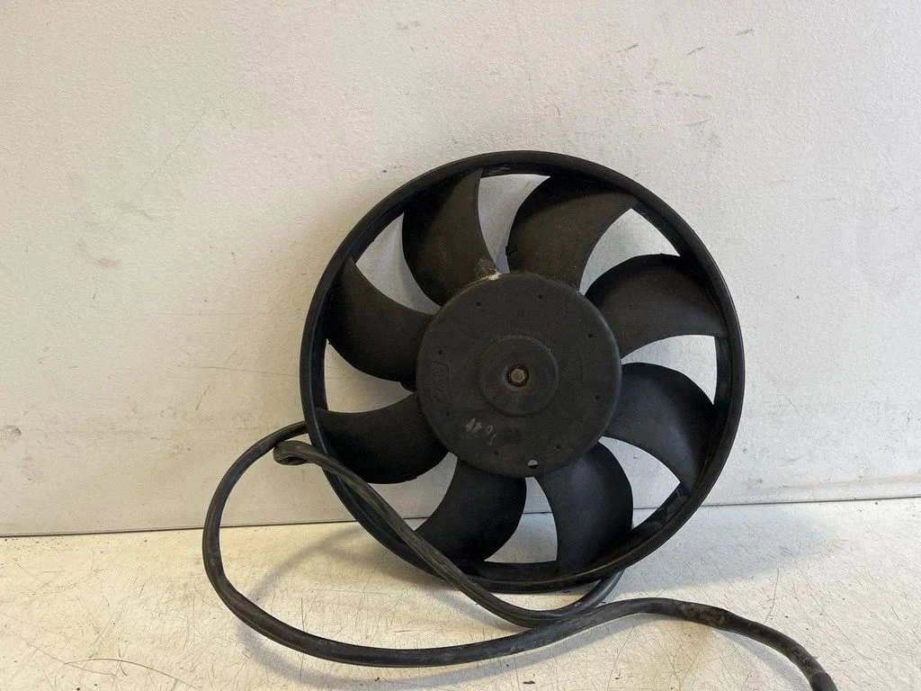 Elektriline radiaatori jahutusventilaator 8D0959455