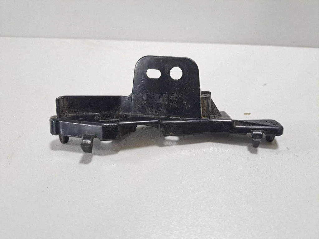 Front bumper mounting bracket 7458365 – BMW X7 G07 (2018-)