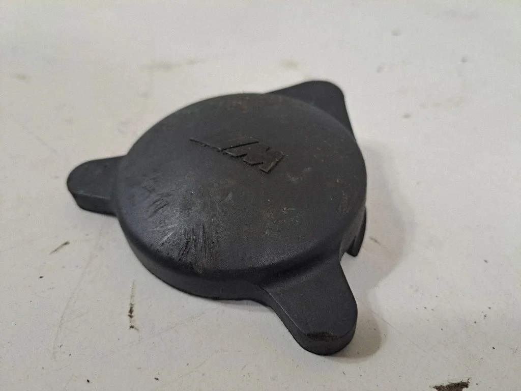 Front bumper mounting bracket 7891281