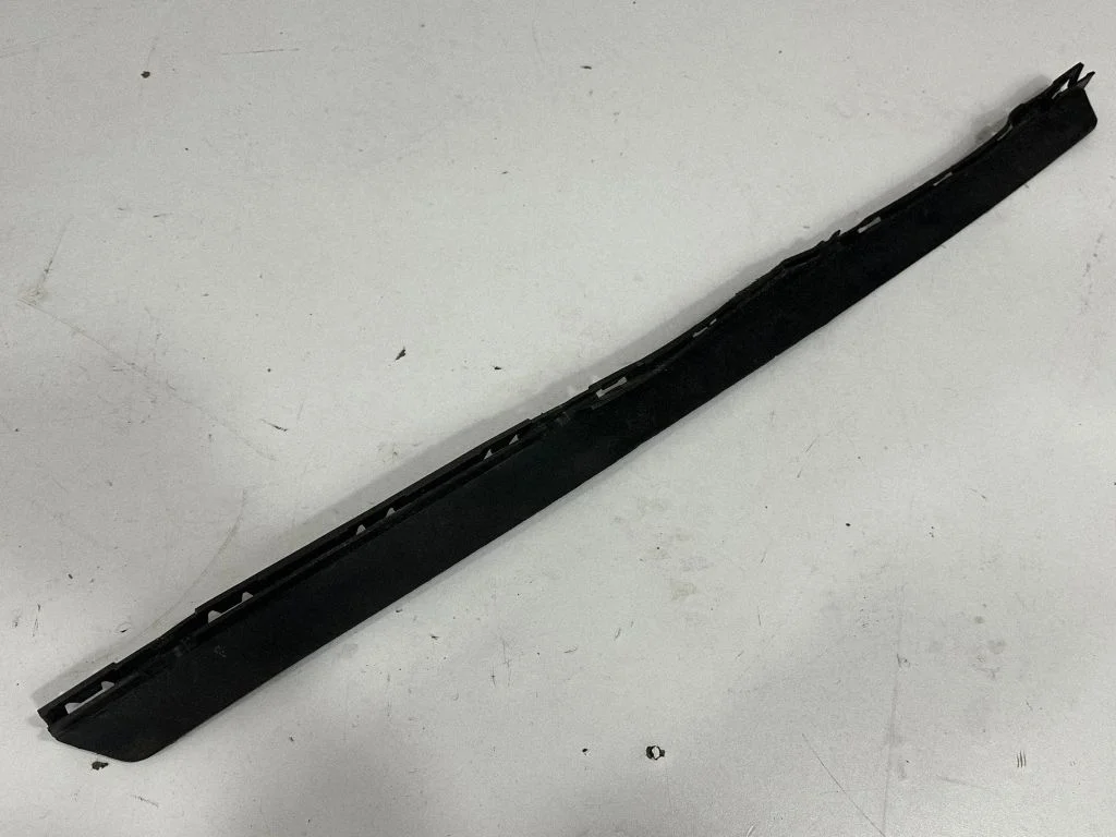 Front bumper splitter molding – BMW 4 Series G22 G23 G24 G26 (2020-)