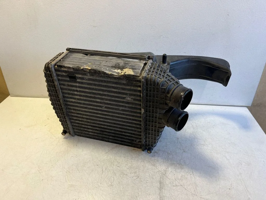 Starpdzesētāja (interkūlera) radiators – Maserati Ghibli (2013-)