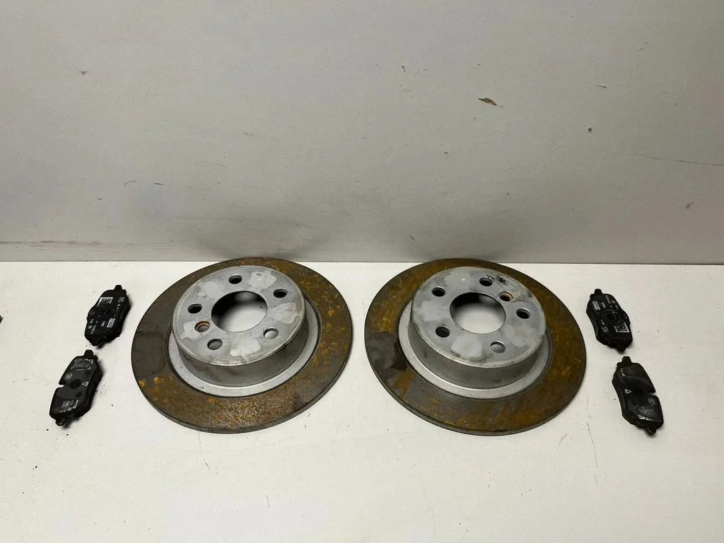 Rear brake disc 6891085