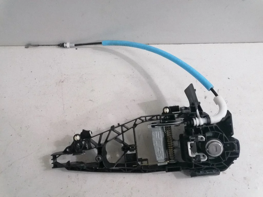 Front door interior handle 7304804