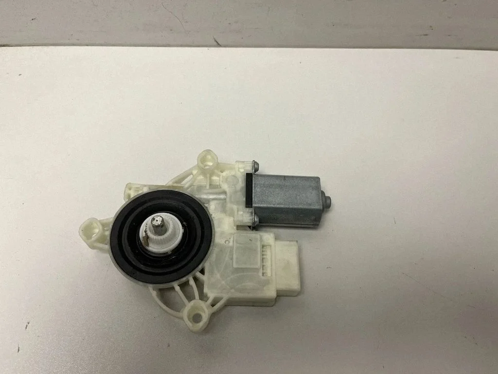 Front door window regulator motor 9450069 – BMW X7 G07 (2018-)