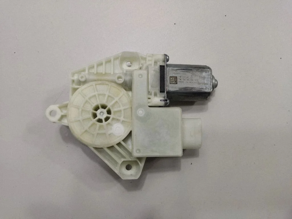 Front door window regulator motor – BMW X3 G01 (2018-2024)