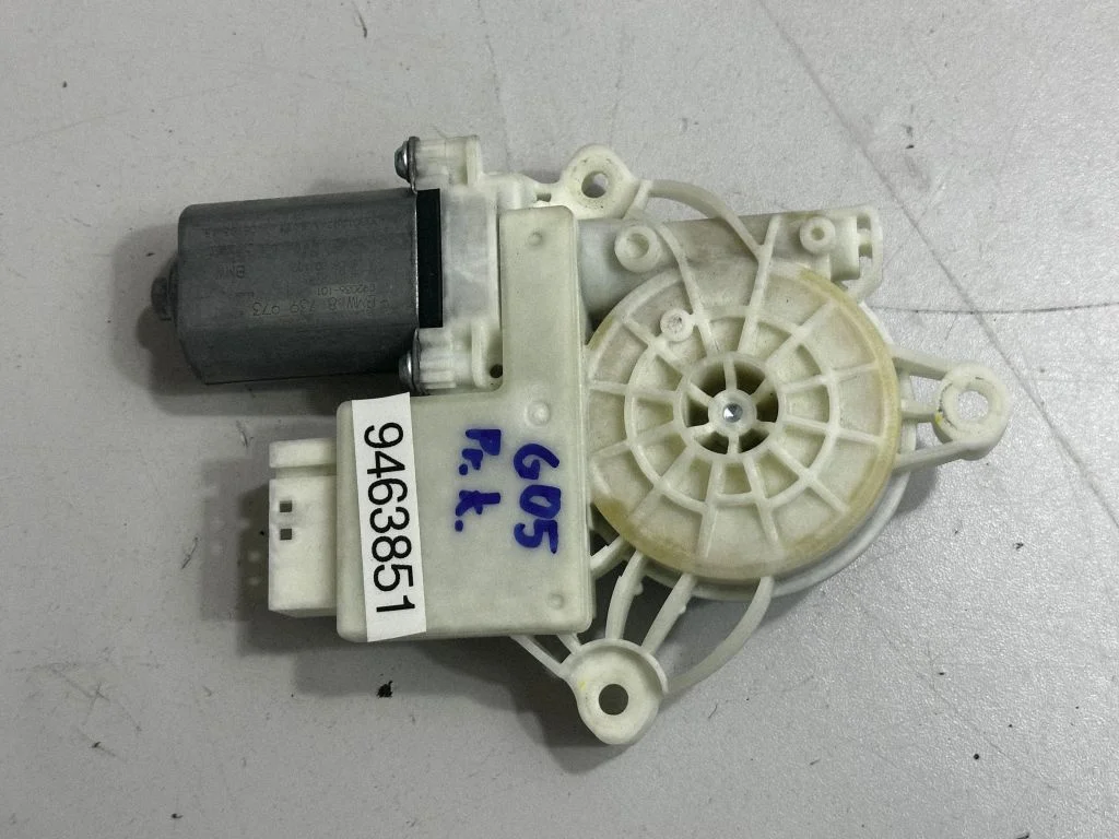 Front door window regulator motor – BMW X5 G05 (2018-)