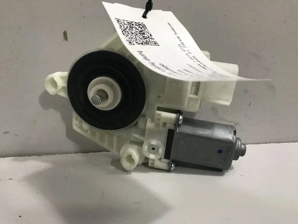 Front door window regulator motor – BMW 7 Series G11 G12 (2015-2022)