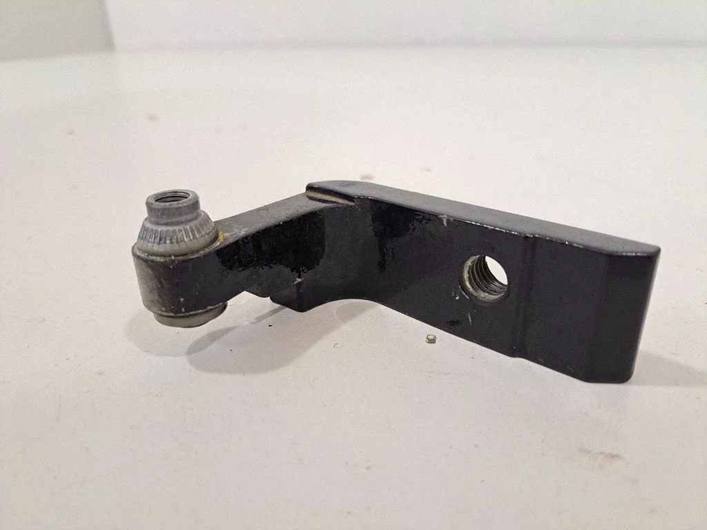 Rear door upper hinge 7333094 – BMW X6 G06 (2019-)