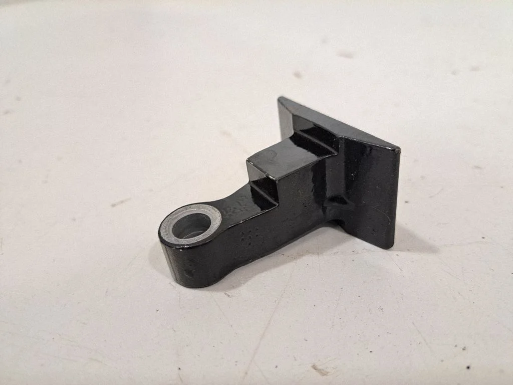 Tagaukse alumine hing – BMW 4-seeria G22 G23 G24 G26 (2020-)