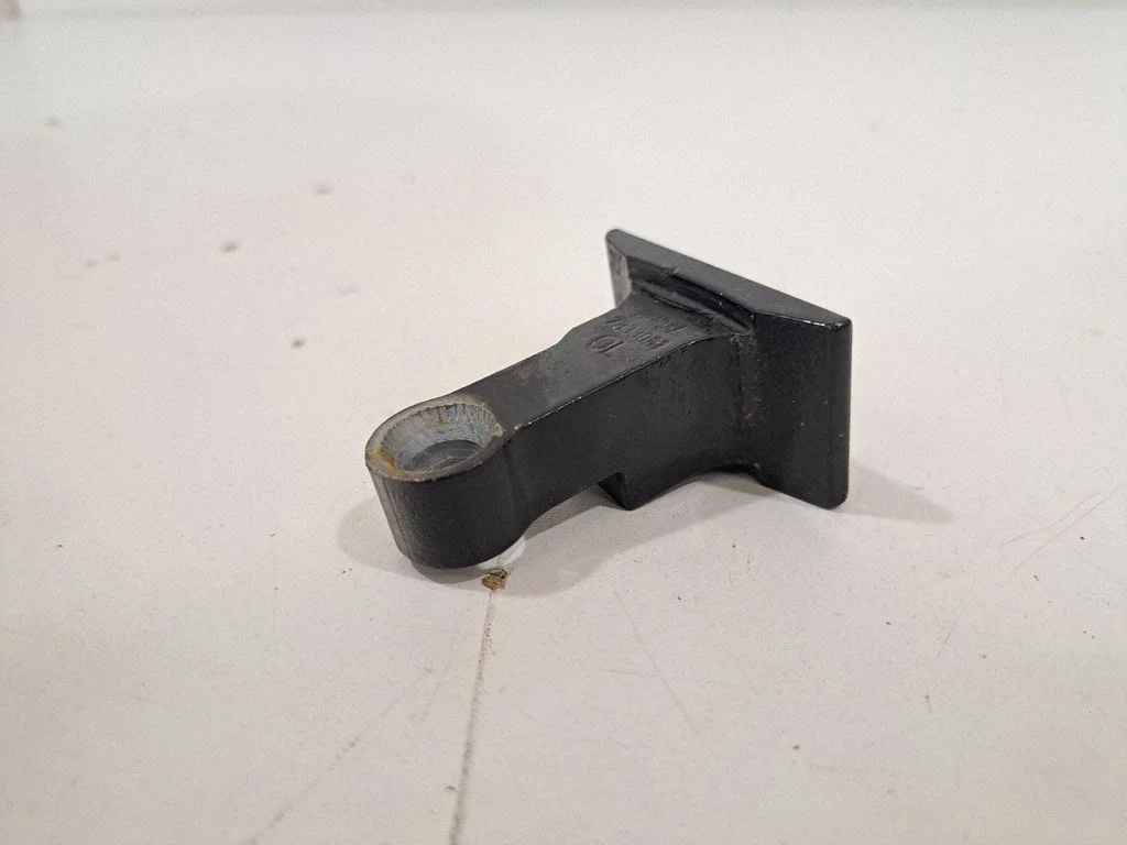 Rear door lower hinge 7333061 – BMW X6 G06 (2019-)