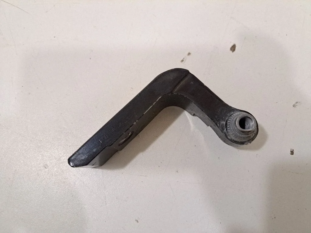 Rear door lower hinge 7333093 – BMW X6 G06 (2019-)