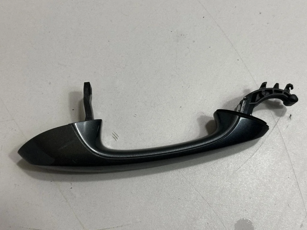 Aizmugurējo durvju ārējais atvēršanas rokturis – BMW 3. sērija G20 G21 (2019-)