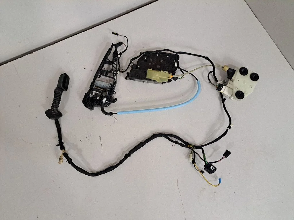 Rear door lock 9365823