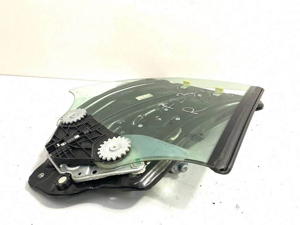 Tagaukse aknatõstuk ilma mootorita – BMW 2-seeria F22 F23 (2013-2017)