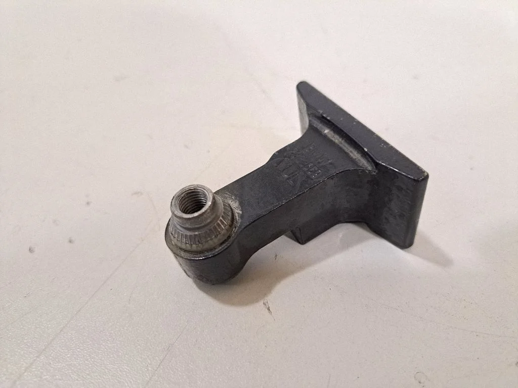 Front door upper hinge 7333059 – BMW X6 G06 (2019-)