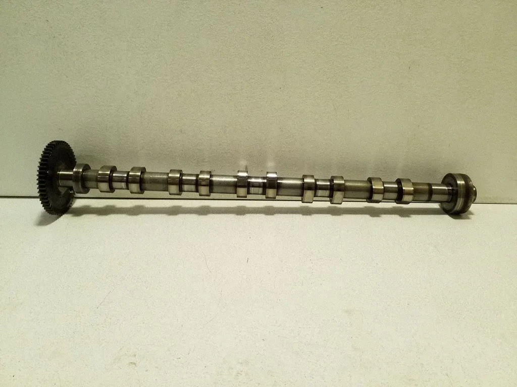 Wałek rozrządu 8658358 – Volvo S60 (2001-2004)