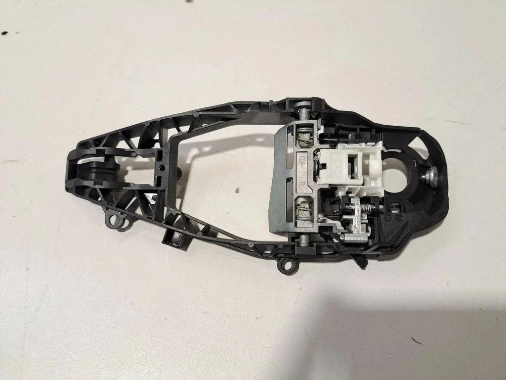 Esiukse sisemine käepide – BMW Series 8 M8 F91 F92 G14 G15 (2019-)