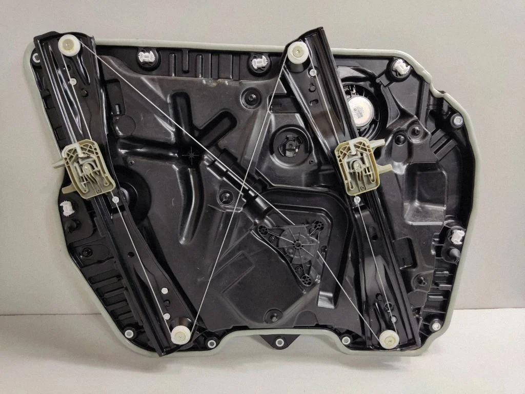 Priekšējā el. loga pacēlāja mehānisma komplekts 7431770 – BMW X4 G02 (2018-)