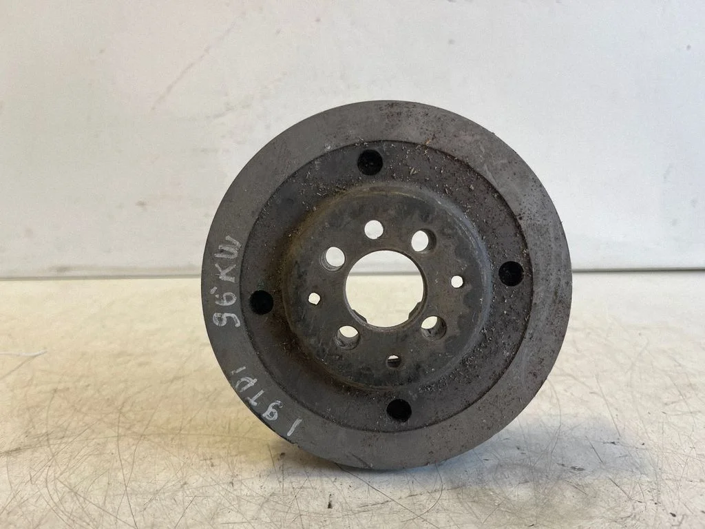 Crankshaft pulley – Volkswagen Passat B5.5 (2001-2005)