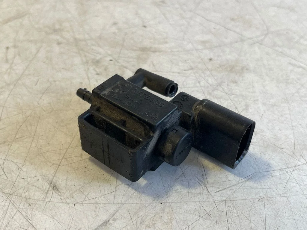 Zawór elektromagnetyczny turbo 037906283C