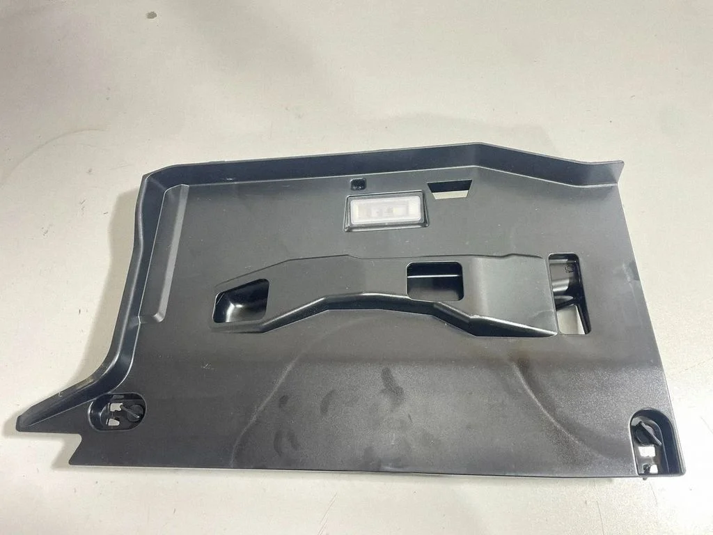 Dashboard lower bottom trim panel 9399373