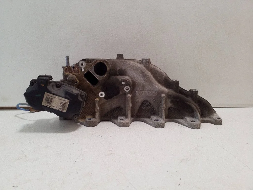 Intake manifold 140032531R