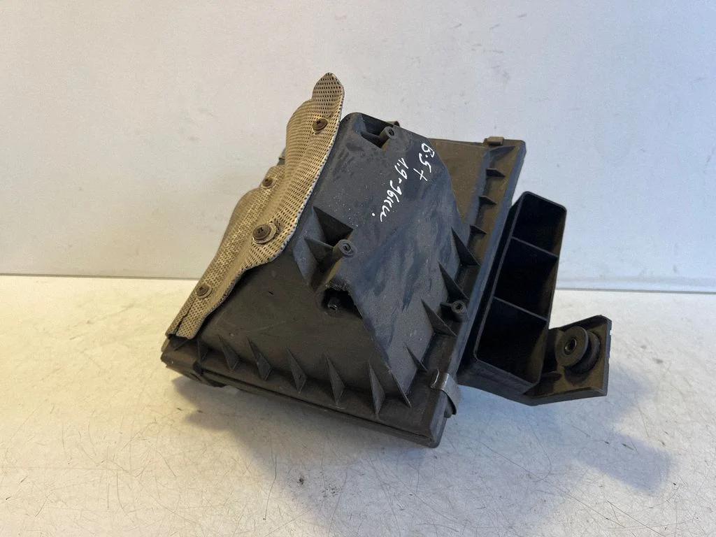 Air filter box 3B0129607 – Volkswagen Passat B5.5 (2001-2005)