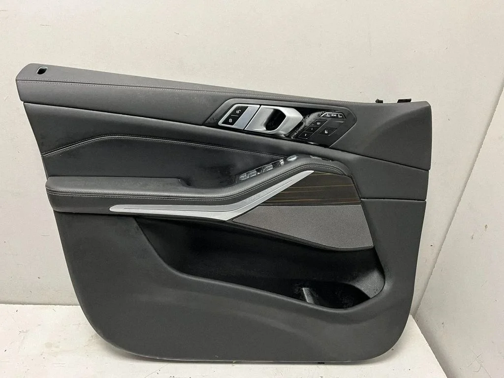 Front door card panel trim 5A83041 – BMW X7 G07 (2018-)