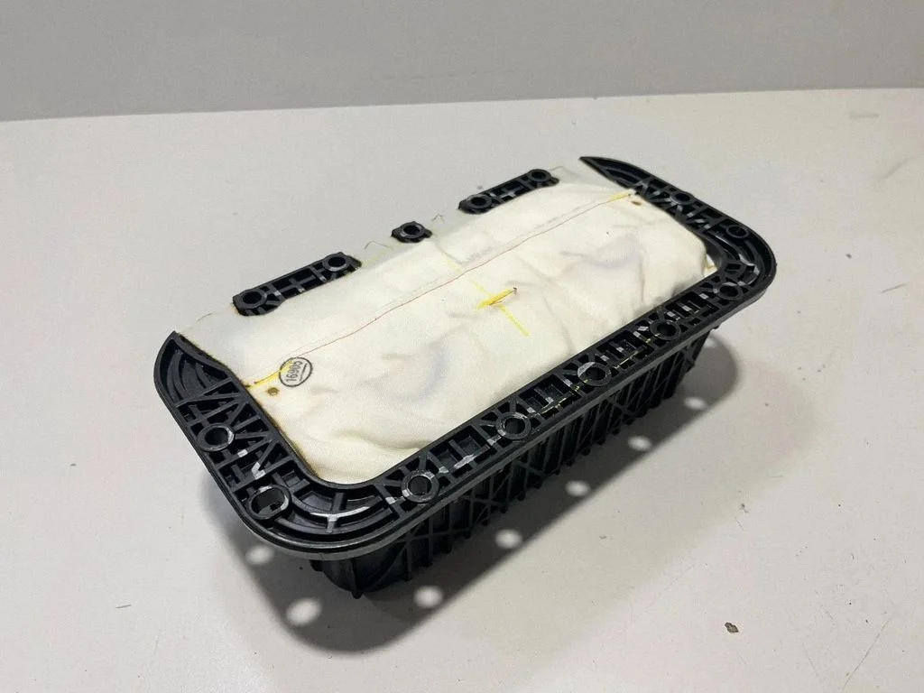 Passenger airbag 9382489 – BMW X7 G07 (2018-)