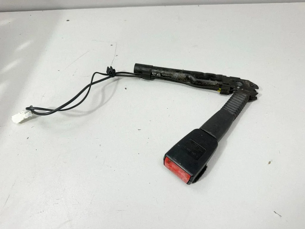 Front seatbelt buckle – BMW 4 Series F32 F33 (2013-2020)