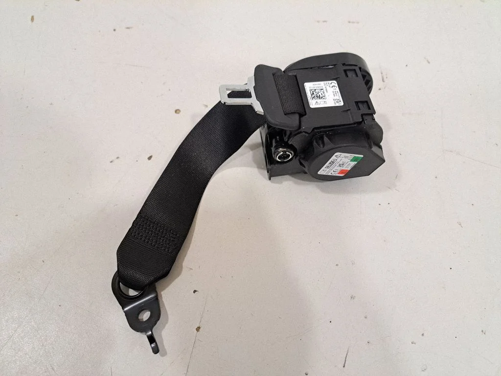 Rear seatbelt 5A0C301