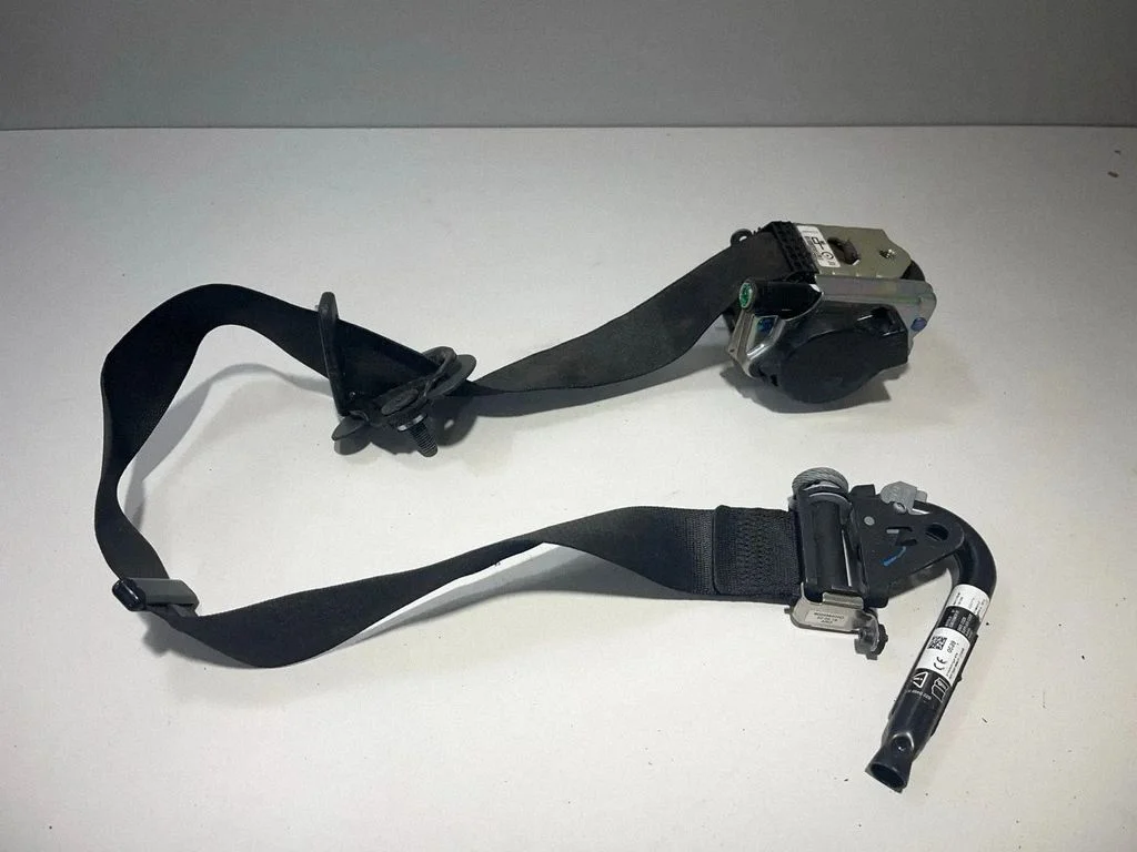 Front seatbelt – BMW X5 F15 (2013-2017)