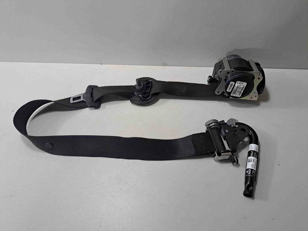 Front seatbelt – BMW X5 F15 (2013-2017)