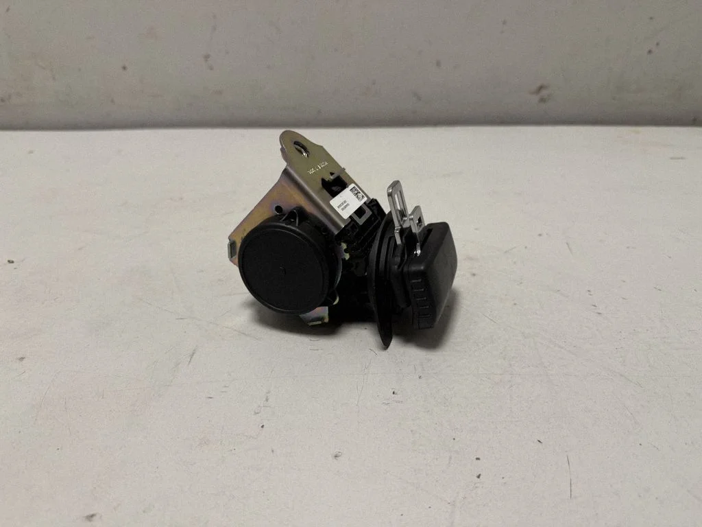 Middle seatbelt (rear) 9493878 – BMW X2 U10 (2023-)