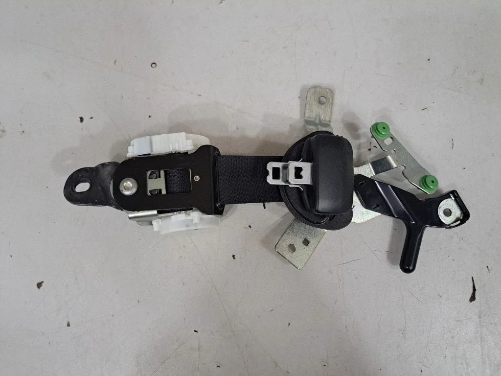 Middle seatbelt (rear) 7370559 – BMW X1 F48 F49 (2015-2022)