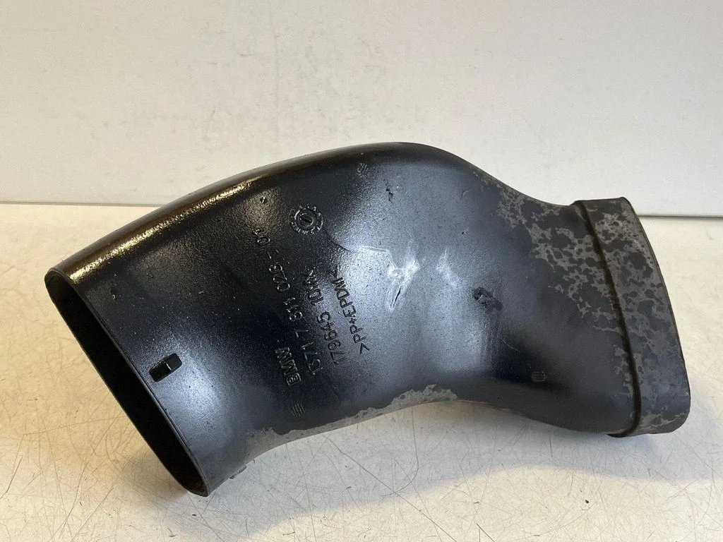 Air intake duct part 7811028