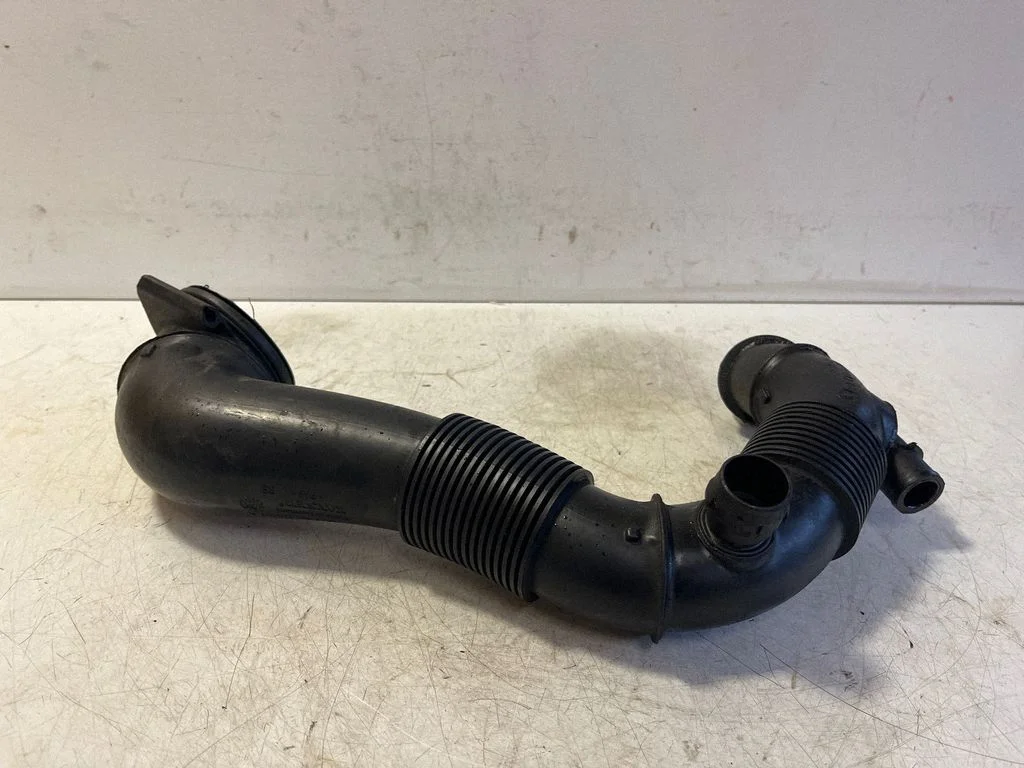 Turbo air intake inlet pipe/hose – Porsche Macan (95B) (2014-2018)