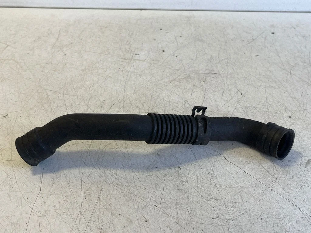 Breather hose/pipe 038103493AD – Volkswagen Passat B5.5 (2001-2005)