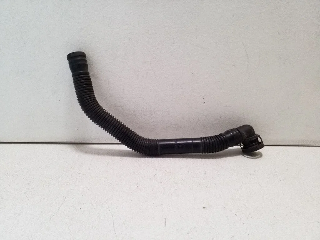Breather hose/pipe 1K0129637D