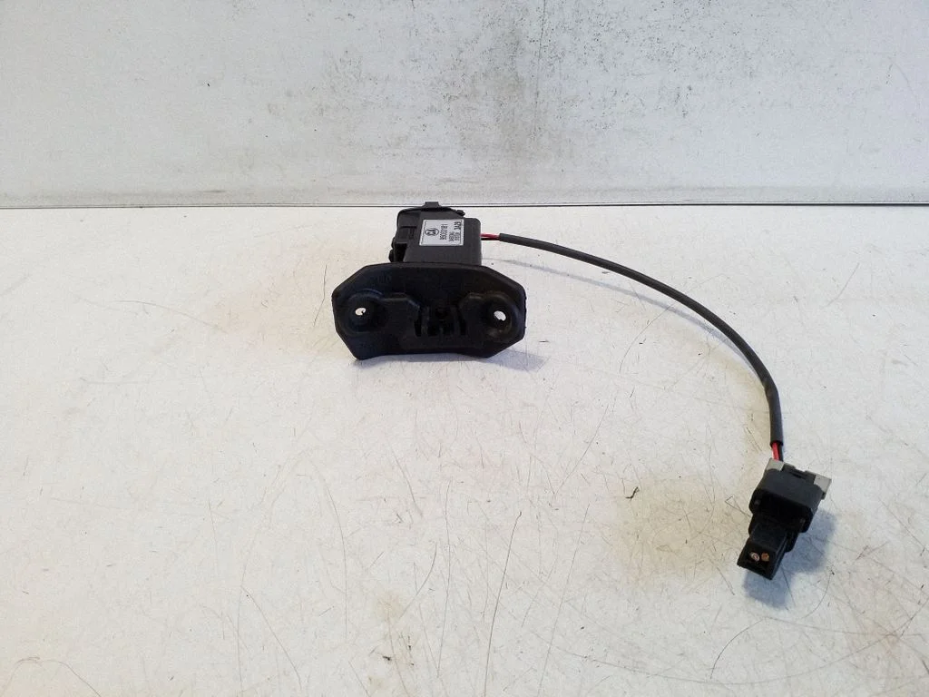Fuel tank cap lock 95033181